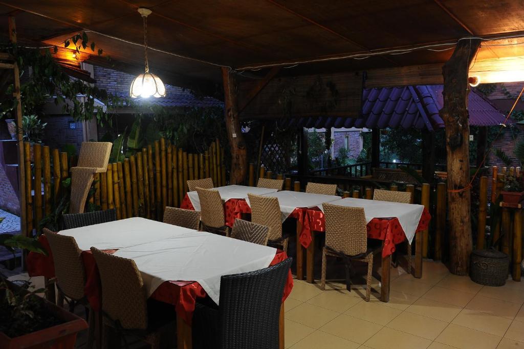 Toba Village Inn Tuk Tuk Szoba fotó