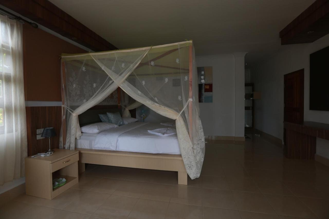 Toba Village Inn Tuk Tuk Kültér fotó