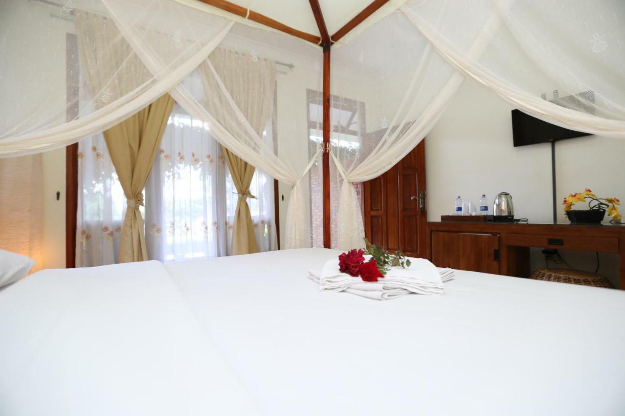 Toba Village Inn Tuk Tuk Kültér fotó